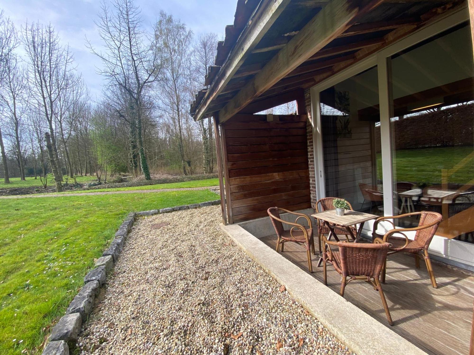Hotel Landgoed De Hoogmolen Opglabbeek Exterior foto